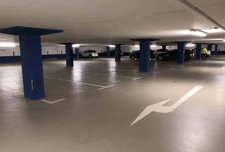 Verstopfte Straßen vs. 50% leere Parkhäuser