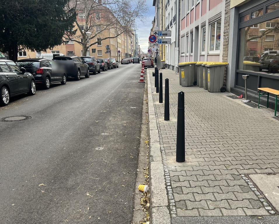 Neuordnung Gehwegparken am Schillerplatz Mannheim - Autos wichtiger als Sicherheit